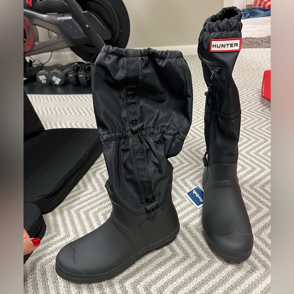 NWT women’s hunter rain boots. Size 8